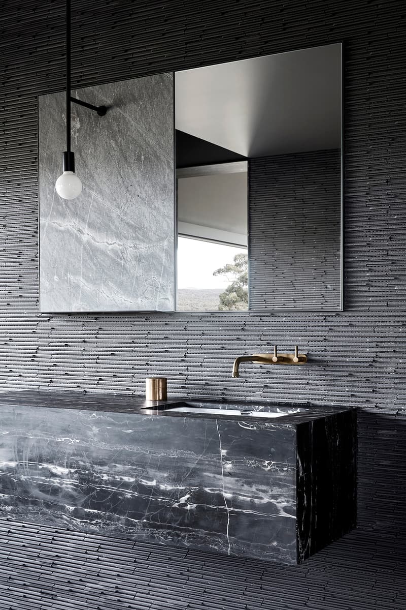 Oikos Breakneck Gorge Robert Nichol and Sons Architecture Modern Sleek Interior Exterior Design Homes Houses Living Space Room Inside Look