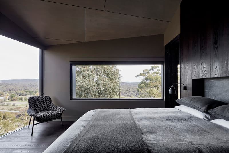 Oikos Breakneck Gorge Robert Nichol and Sons Architecture Modern Sleek Interior Exterior Design Homes Houses Living Space Room Inside Look