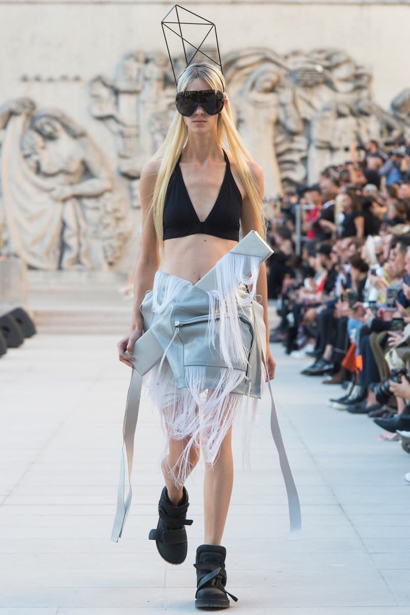 Rick Owens Spring/Summer 2019 Paris Fashion Week SS19 runway show womenswear fire burning set palais de tokyo american flag