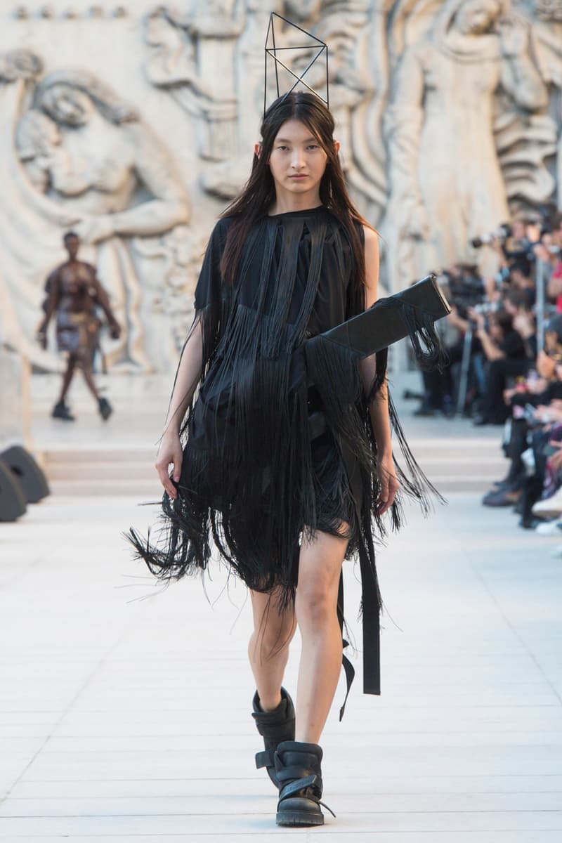 Rick Owens Spring/Summer 2019 Paris Fashion Week SS19 runway show womenswear fire burning set palais de tokyo american flag