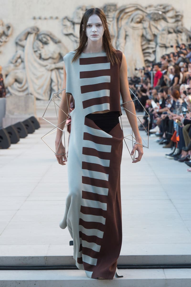 Rick Owens Spring/Summer 2019 Paris Fashion Week SS19 runway show womenswear fire burning set palais de tokyo american flag