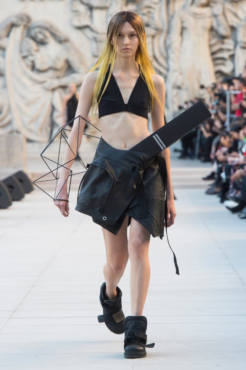 Rick Owens Spring/Summer 2019 Paris Fashion Week SS19 runway show womenswear fire burning set palais de tokyo american flag