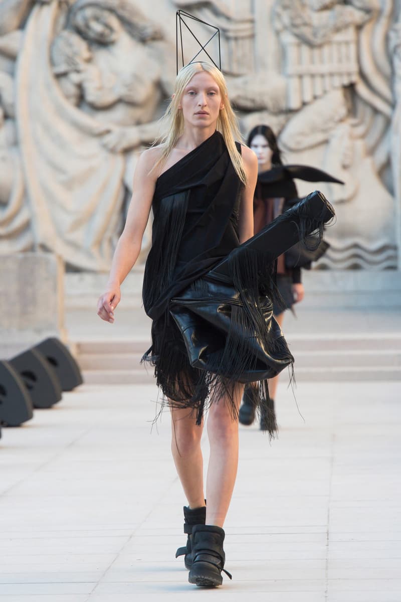 Rick Owens Spring/Summer 2019 Paris Fashion Week SS19 runway show womenswear fire burning set palais de tokyo american flag