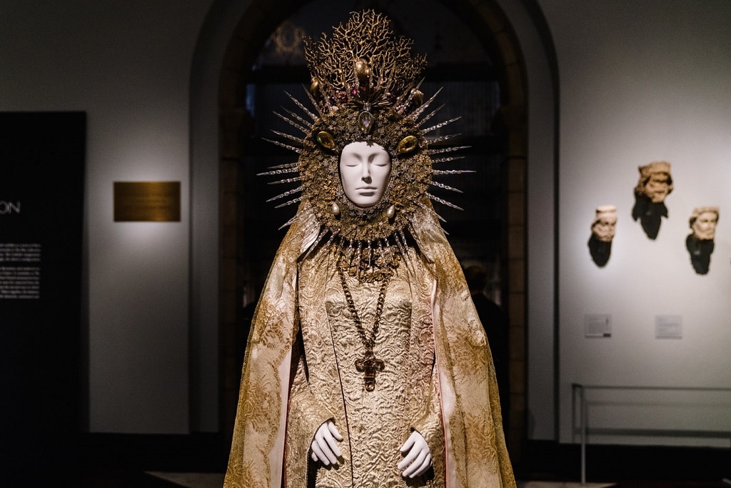 The Met Heavenly Bodies Exhibit Breaks Records 1 3 Million Visitors metropolitan museum of art new york city most visited costume institute most attended visitors