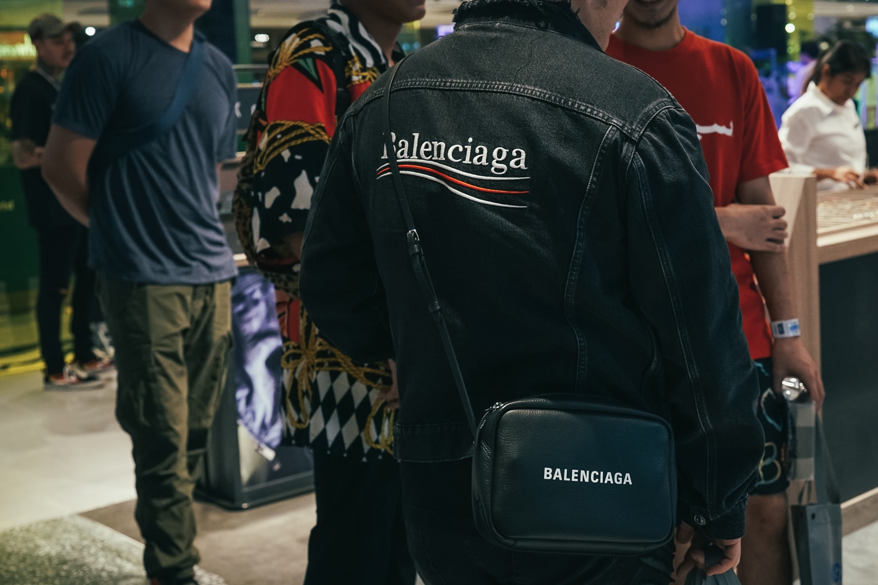 UPPERGROUND CentralWorld Flagship Opening Recap Thailand Bangkok Streetwear Street Fashion Carnival FR2 YIB Youths in Balaclava Chaotic Surf is Dead Takara Wong Poliquant Magic Stick Blackbarrett WVS Indigoskin SSAP