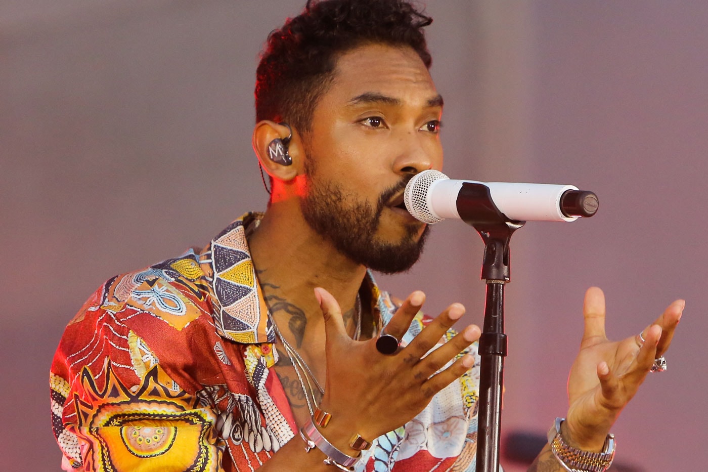 Watch Miguel Perform "Simplethings" on 'Jimmy Fallon'
