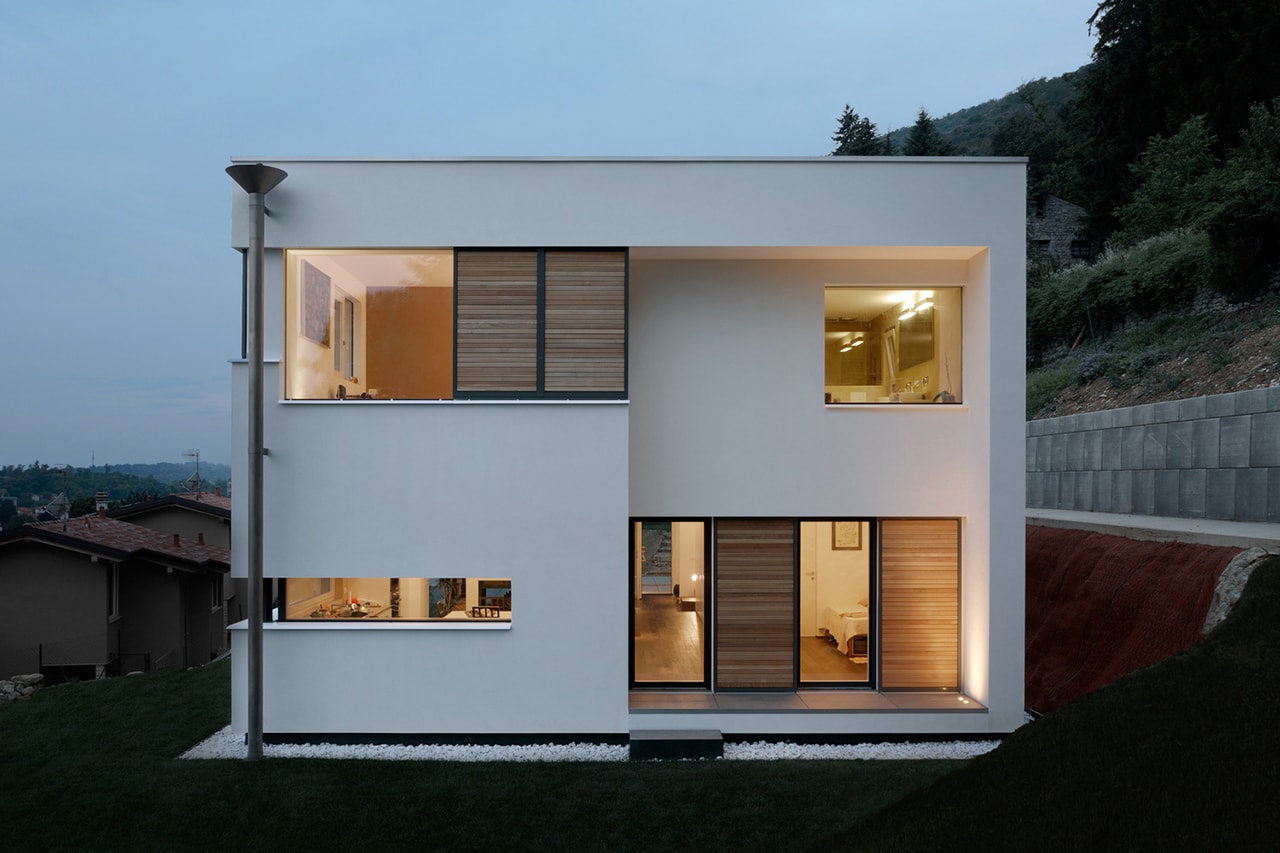 Дом NM Studio Ecoarch Варезе Италия дом на склоне холма архитектура дизайн