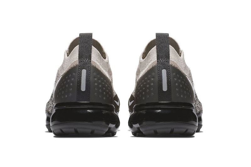 Nike Air VaporMax Moc 2 "Moon Particle" Release date november 2018 price white black sneaker colorway