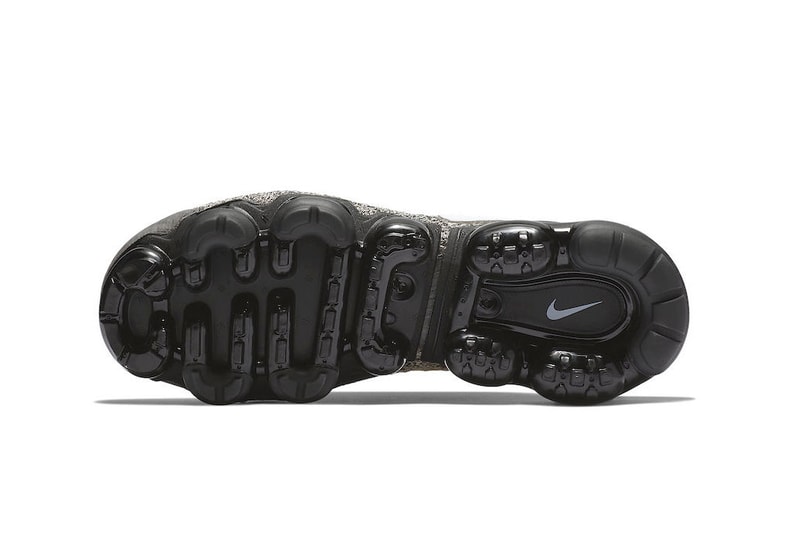 Nike Air VaporMax Moc 2 "Moon Particle" Release date november 2018 price white black sneaker colorway
