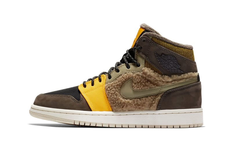 The Air Jordan 1 Warms up in Fuzzy "Parachute Beige/Lava Glow"