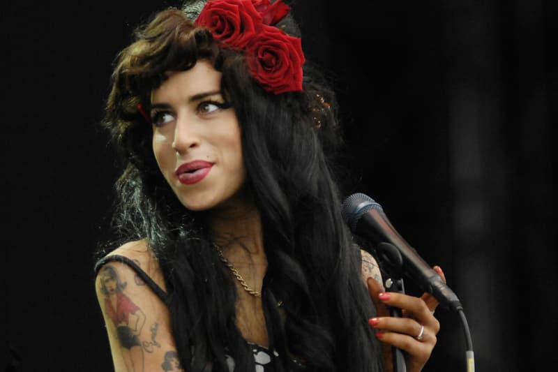 Amy Winehouse Hologram tour 2019 live band on stage mitch winehouse performance original recordings music singles amy winehouse foundation charity