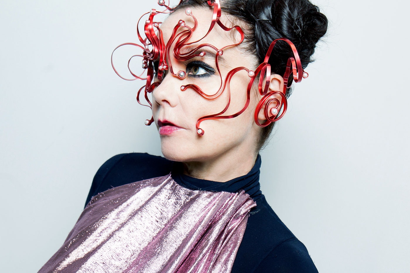 Björk to Release Strings Version of 'Vulnicura' & Shares New Version of "Lionsong"