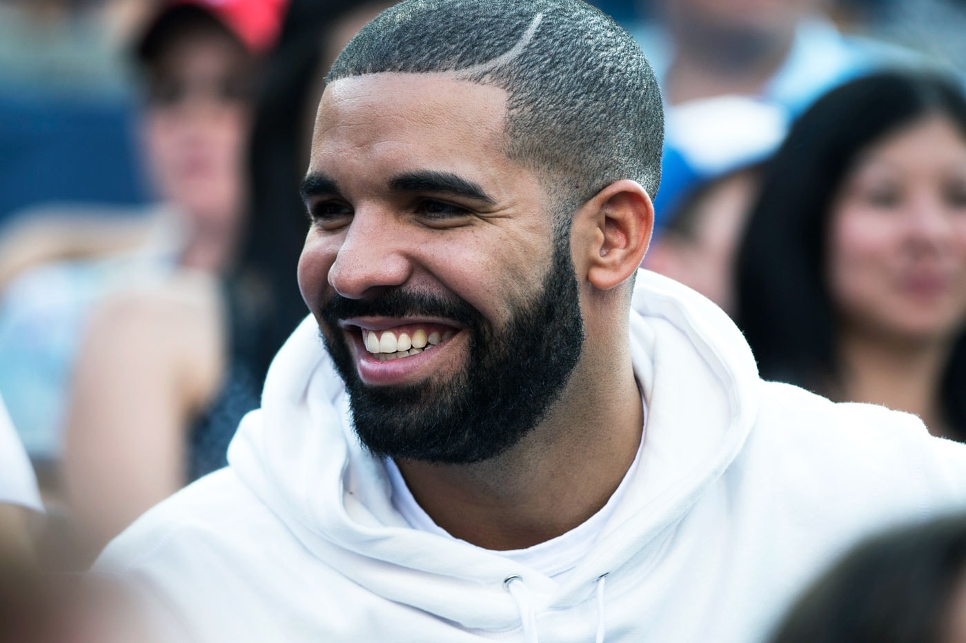 Drake's "Hotline Bling" Receives Visual by Vashtie