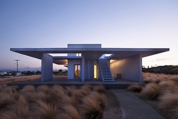 This Greek Home Gives Holiday Living a Minimalist Update