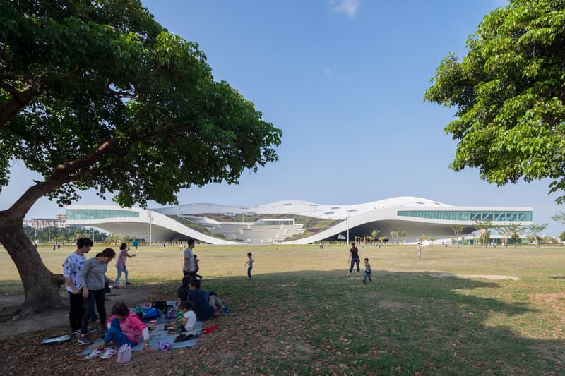 National Kaohsiung Center for the Arts taiwan weiwuying world's largest performance arts center mecanoo architecture photos