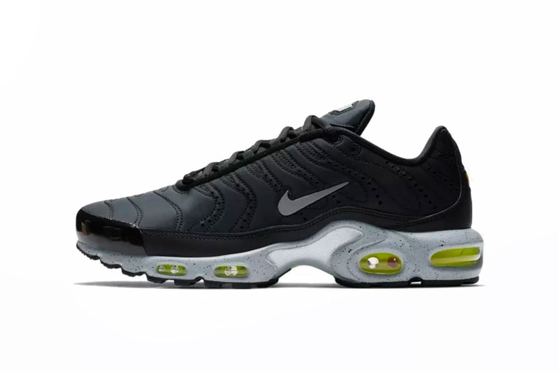 nike air max plus prm premium black matte silver volt full volt matte silver