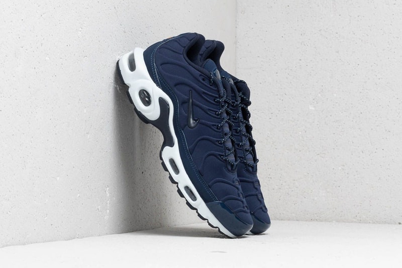 Nike Air Max Plus SE Triple Black Midnight Navy blue white premium suede mudguard molded neoprene tuned air tn 918240002 918240401