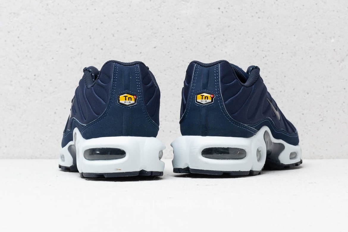 Nike Air Max 97 Plus Metallic Silver Midnight Navy Release Date Nike Snkrs