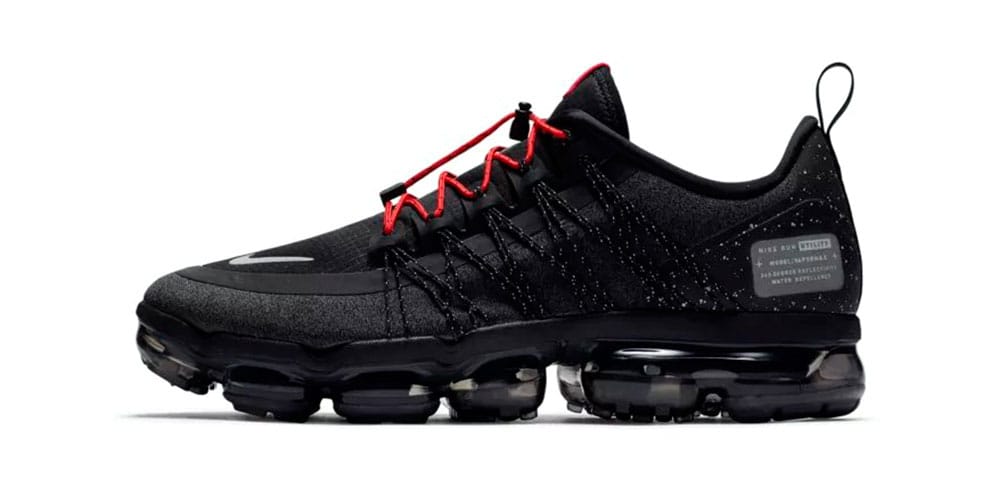 nike vapormax black and red