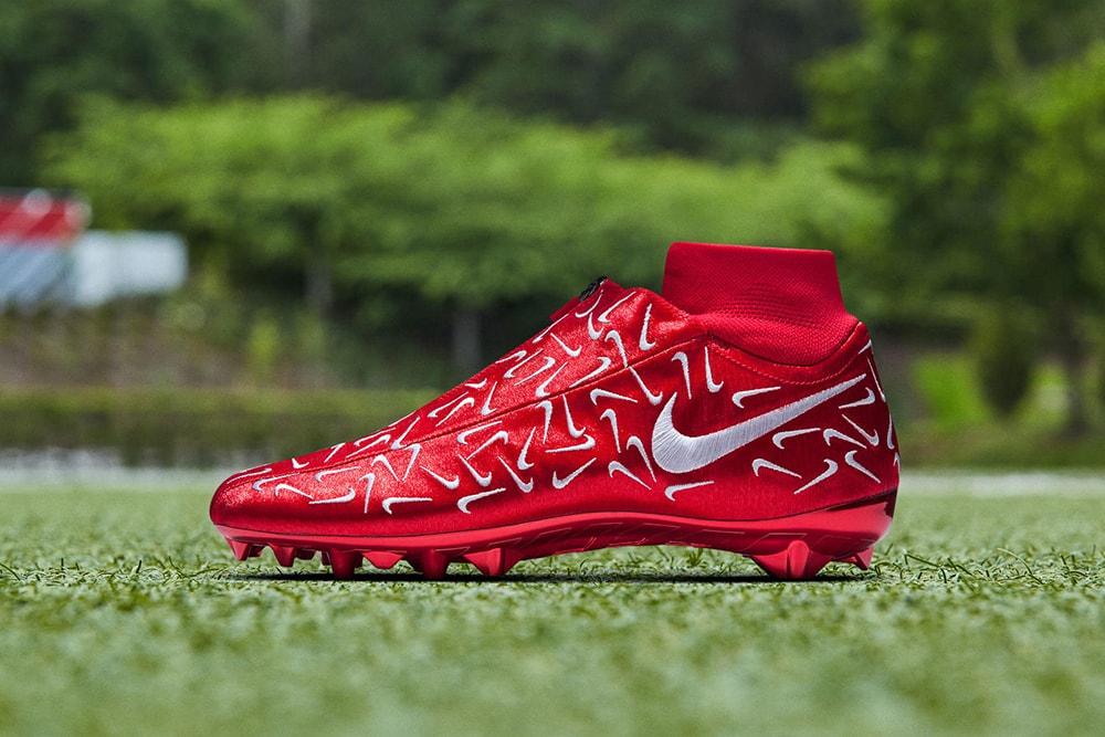 Odell Beckham Jr Nike Swoosh Cleat Special Edition sports OBJ Football NFL cleats footwear turf grass New York Giants 