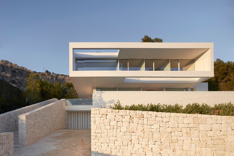 Oslo House Ramon Esteve Estudio Alicante Spain Architect Architecture Homes Houses White Sleek Modern Interior Exterior Swimming Pool Design