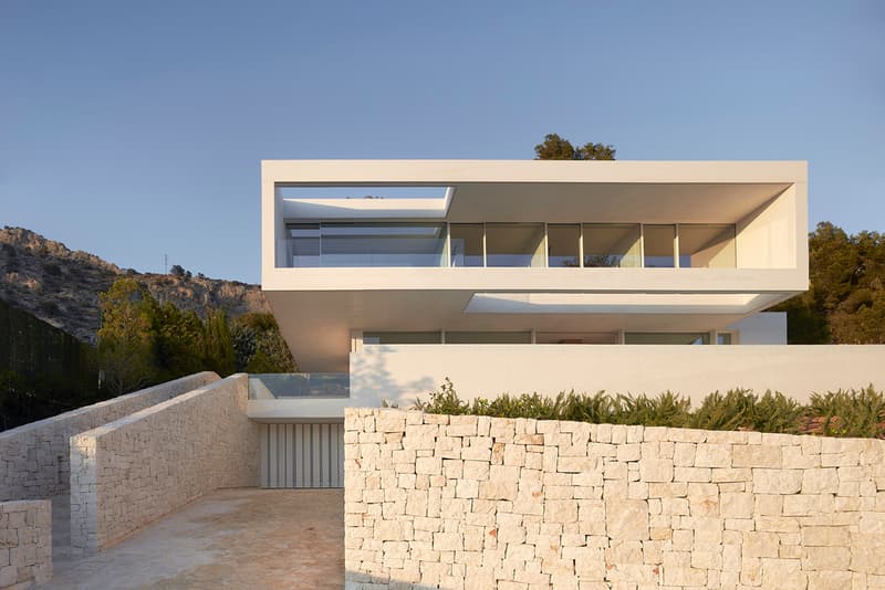 Oslo House Ramon Esteve Estudio Alicante Spain Architect Architecture Homes Houses White Sleek Modern Interior Exterior Swimming Pool Design
