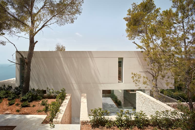 Oslo House Ramon Esteve Estudio Alicante Spain Architect Architecture Homes Houses White Sleek Modern Interior Exterior Swimming Pool Design