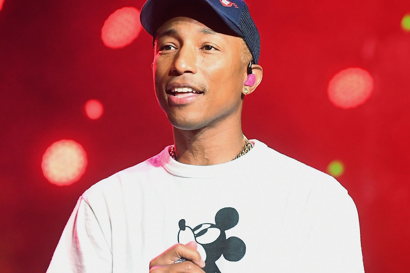 Pharrell Closed out the 2015 MTV EMAS
