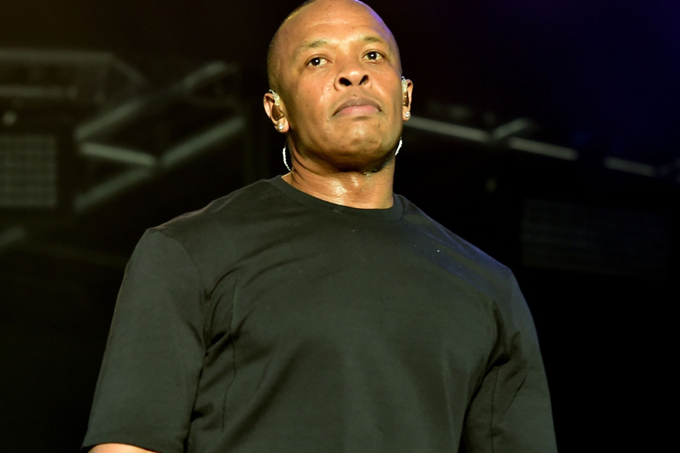 Suge Knight Suing Dr Dre $300 Million 2016 Deathrow Records