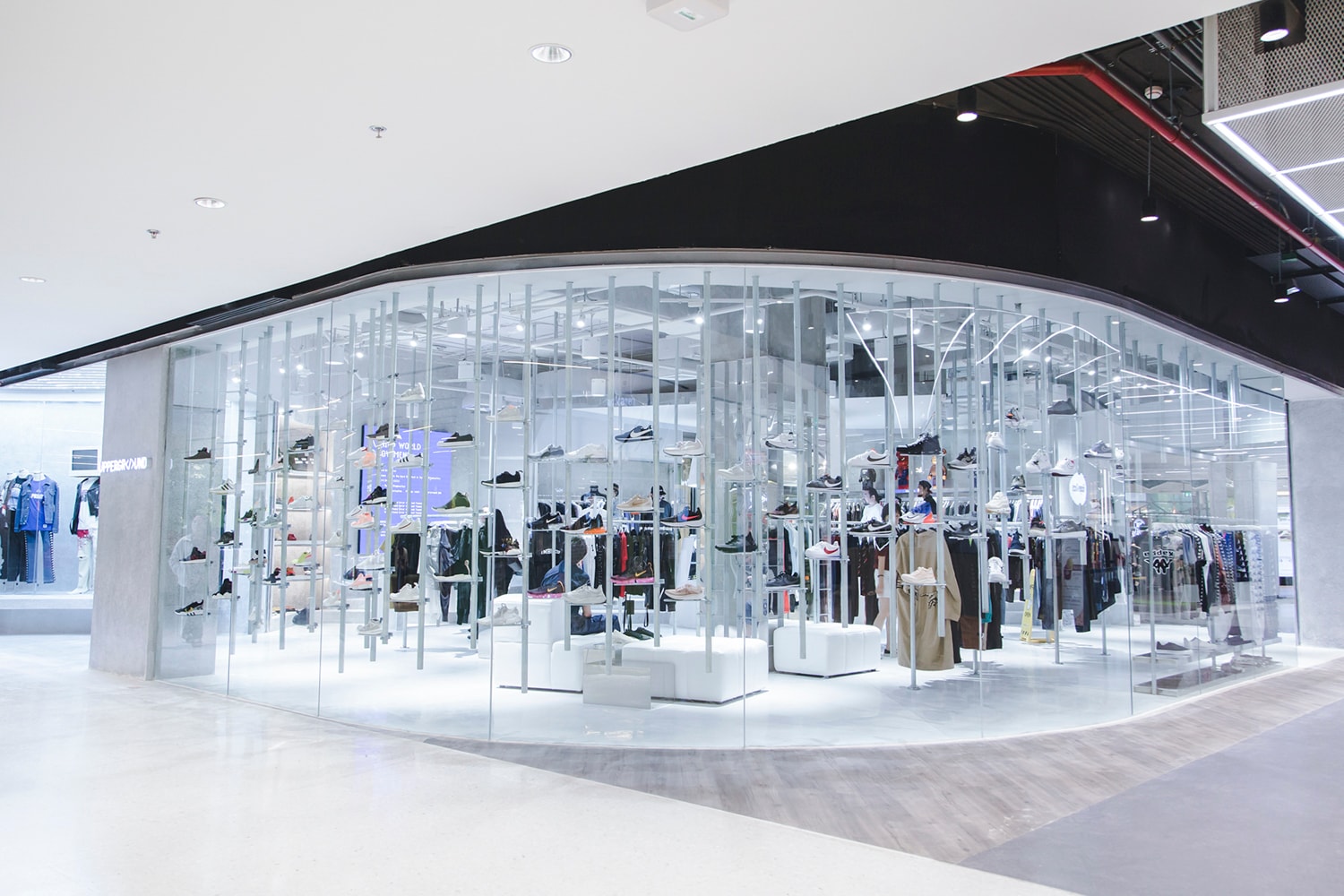 UPPERGROUND CentralWorld Flagship Opening Recap Thailand Bangkok Streetwear Street Fashion Carnival FR2 YIB Youths in Balaclava Chaotic Surf is Dead Takara Wong Poliquant Magic Stick Blackbarrett WVS Indigoskin SSAP