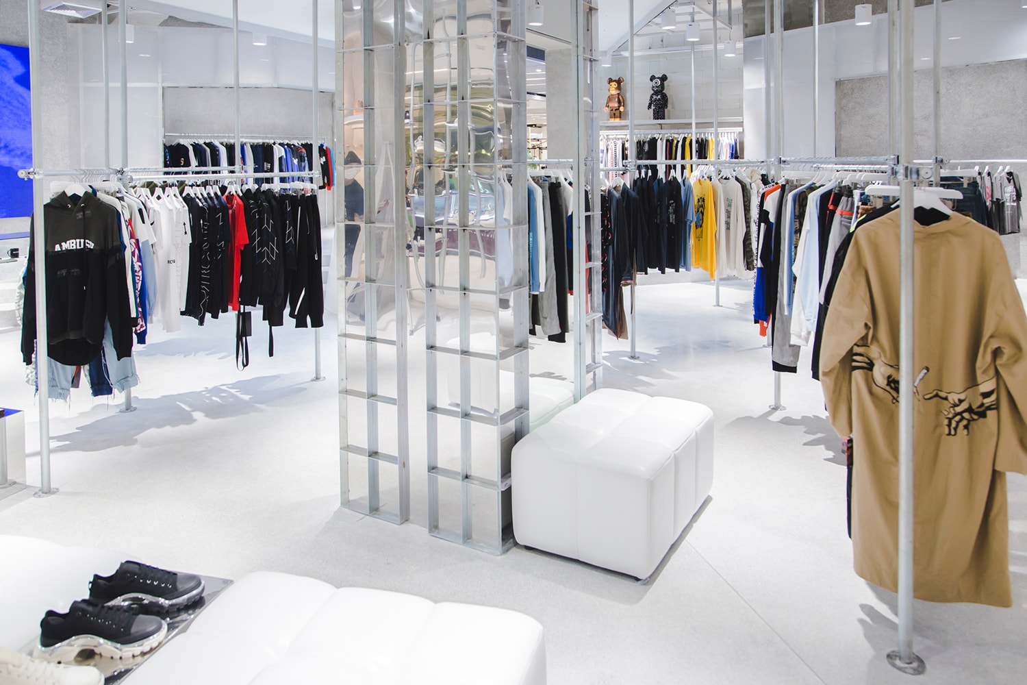 UPPERGROUND CentralWorld Flagship Opening Recap Thailand Bangkok Streetwear Street Fashion Carnival FR2 YIB Youths in Balaclava Chaotic Surf is Dead Takara Wong Poliquant Magic Stick Blackbarrett WVS Indigoskin SSAP