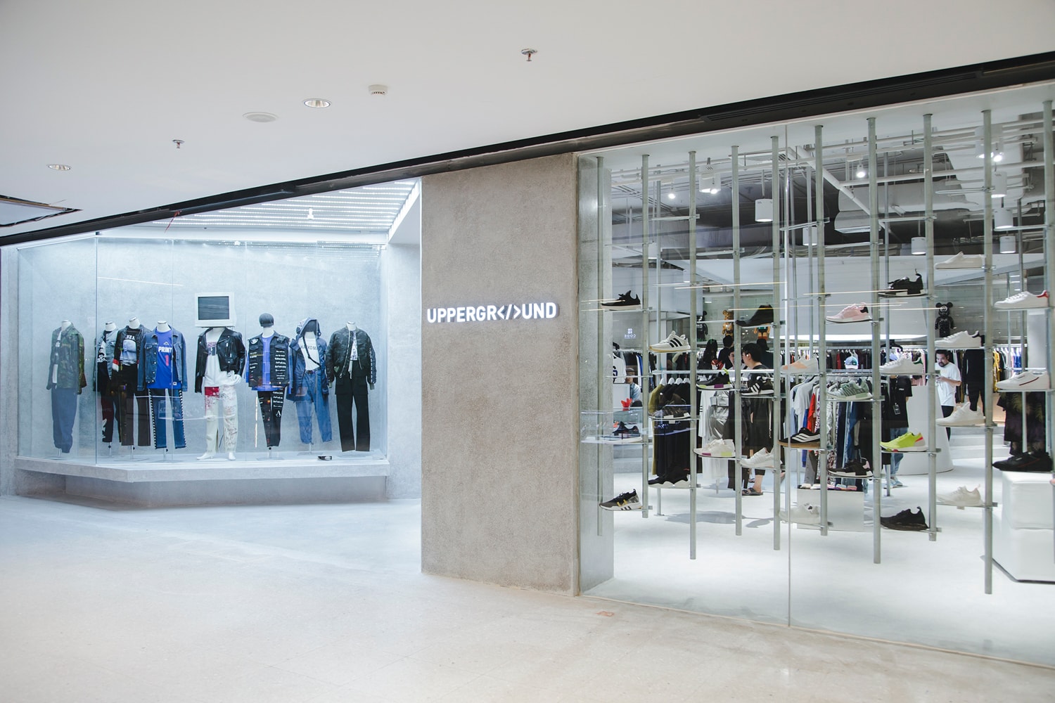 UPPERGROUND CentralWorld Flagship Opening Recap Thailand Bangkok Streetwear Street Fashion Carnival FR2 YIB Youths in Balaclava Chaotic Surf is Dead Takara Wong Poliquant Magic Stick Blackbarrett WVS Indigoskin SSAP