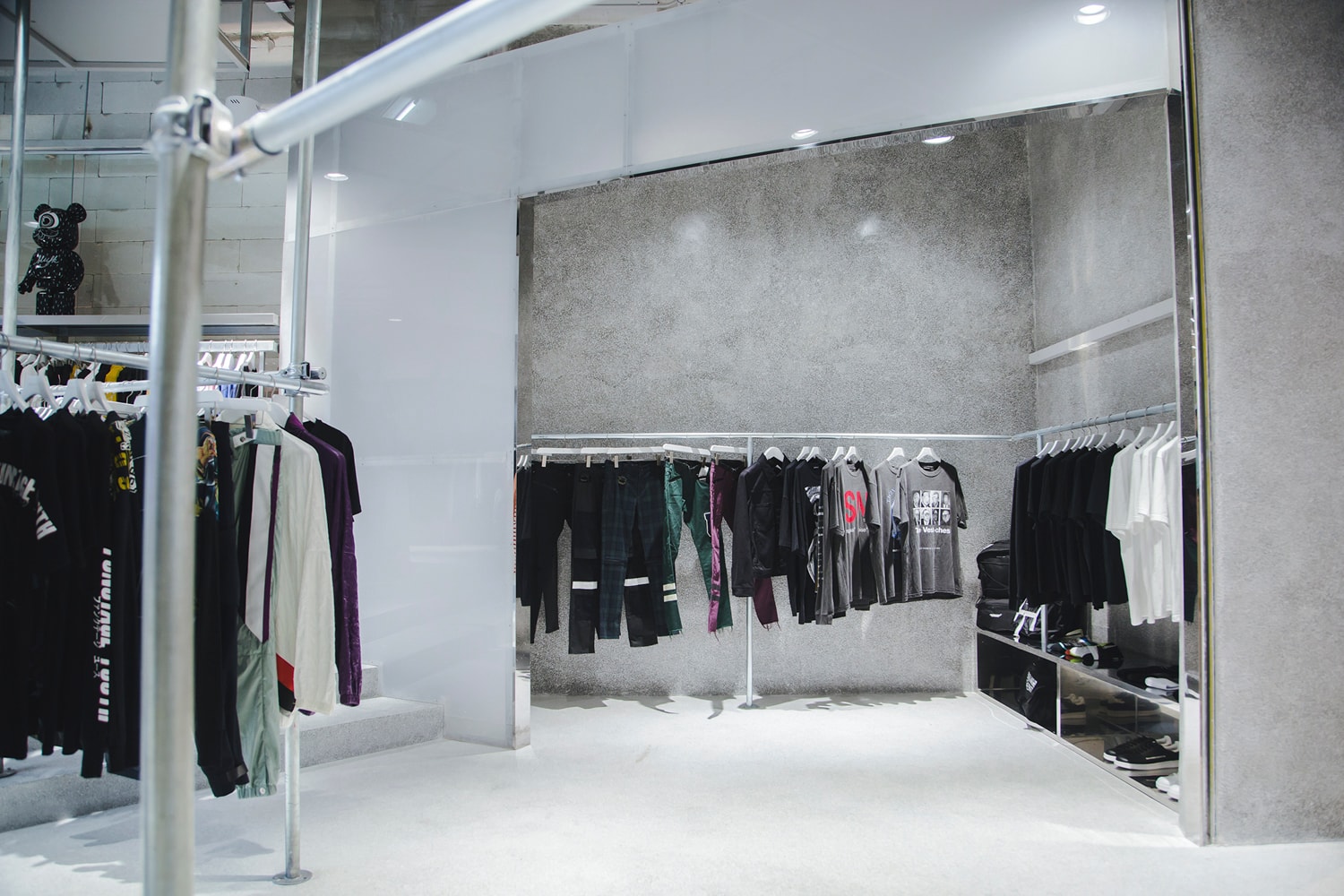 UPPERGROUND CentralWorld Flagship Opening Recap Thailand Bangkok Streetwear Street Fashion Carnival FR2 YIB Youths in Balaclava Chaotic Surf is Dead Takara Wong Poliquant Magic Stick Blackbarrett WVS Indigoskin SSAP