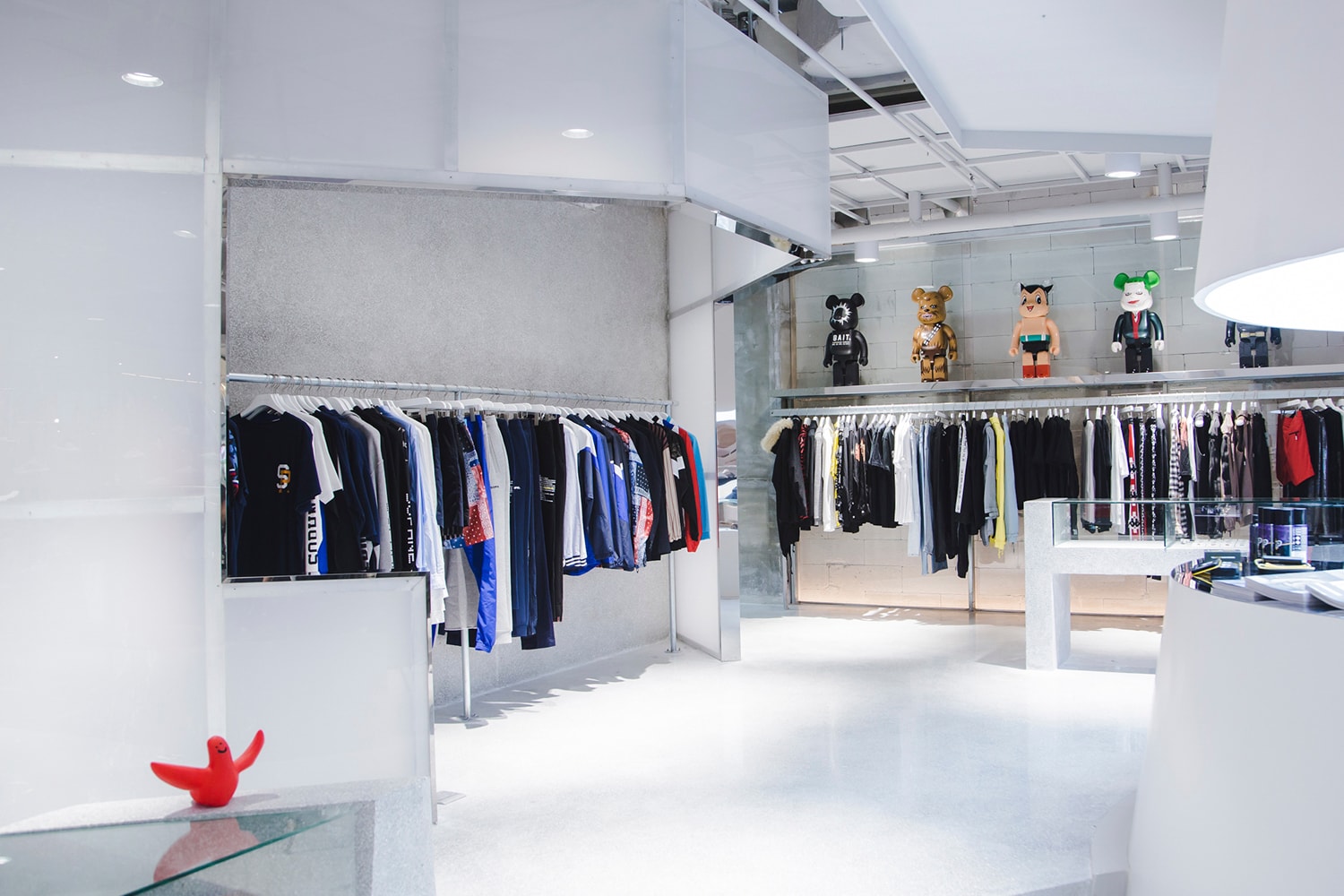 UPPERGROUND CentralWorld Flagship Opening Recap Thailand Bangkok Streetwear Street Fashion Carnival FR2 YIB Youths in Balaclava Chaotic Surf is Dead Takara Wong Poliquant Magic Stick Blackbarrett WVS Indigoskin SSAP