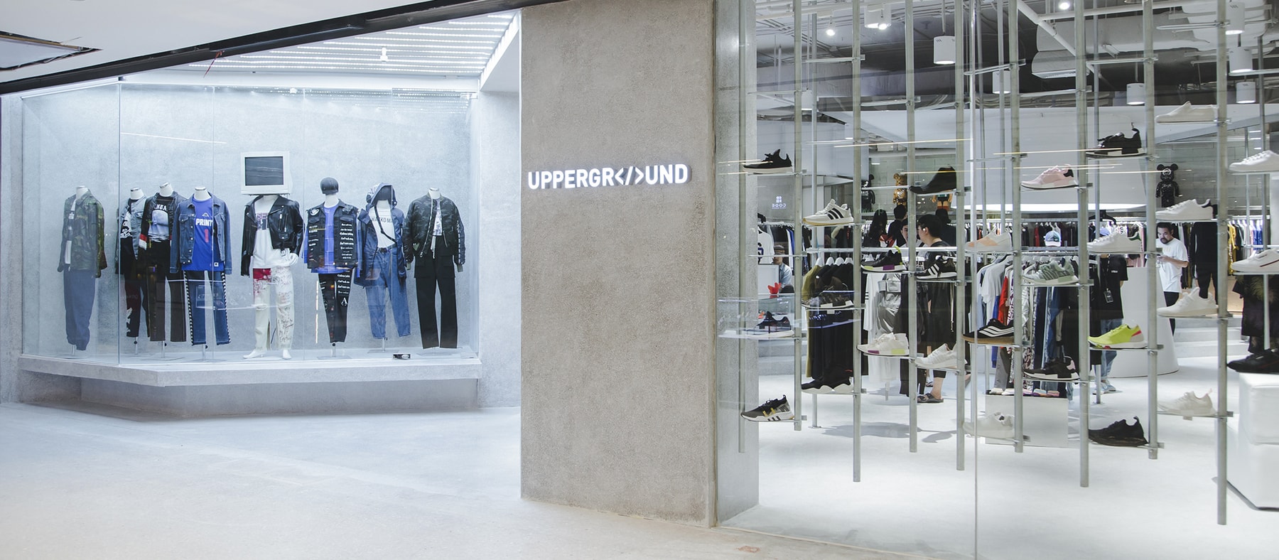 UPPERGROUND CentralWorld Flagship Opening Recap Thailand Bangkok Streetwear Street Fashion Carnival FR2 YIB Youths in Balaclava Chaotic Surf is Dead Takara Wong Poliquant Magic Stick Blackbarrett WVS Indigoskin SSAP