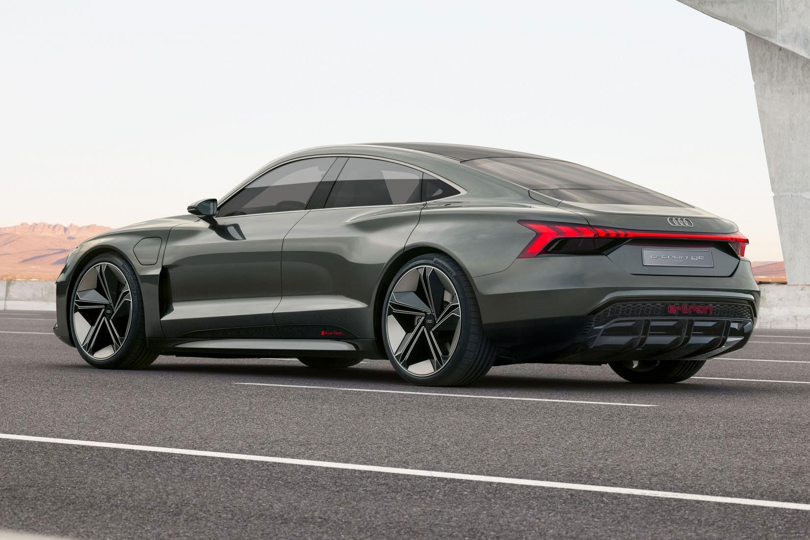 Audi E-Tron GT Electric Concept Car Unveil Vehicle Sportback SUV Los Angeles auto show 2018