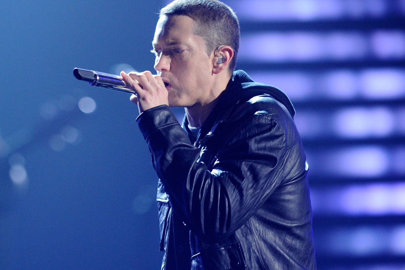 Eminem featuring Royce Da 5’9 – Living Proof