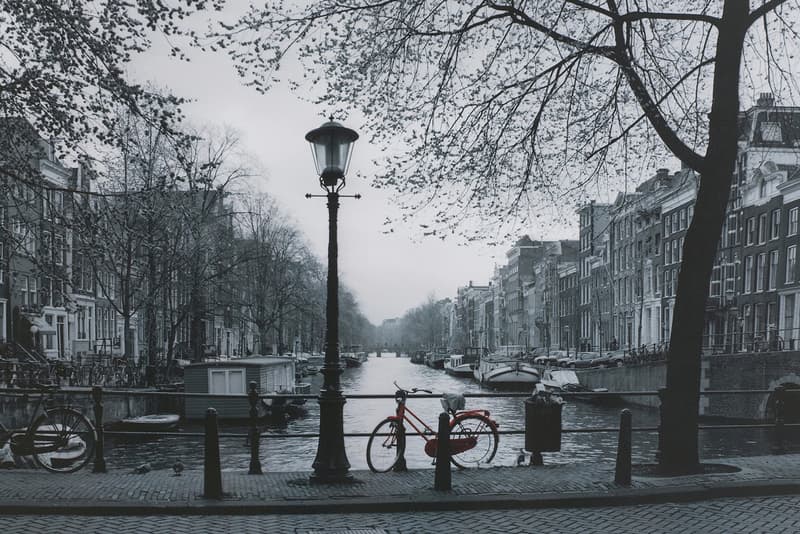 IKEA VILSHULT Photo Deep Dark Story Photographer Fernando Bengoechea tsunami 2004 death