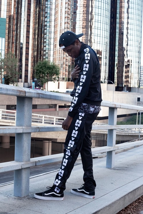 disney kappa fall winter 2018 fw18 collection collab collaboration mickey mouse anniversary sweats pants hoodies sweatshirt black white tracksuit grey gray 90 year