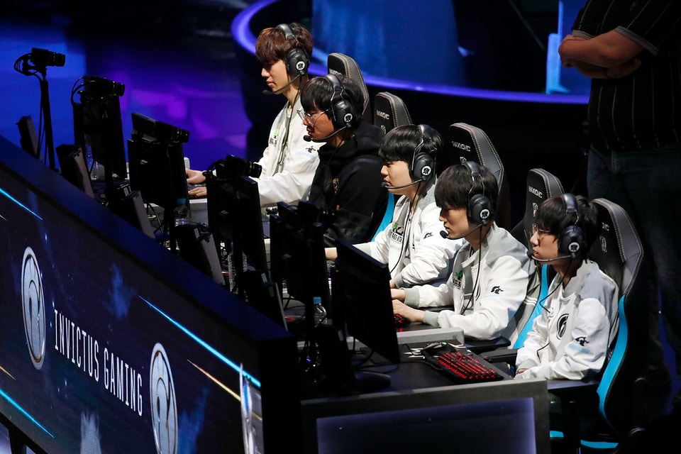 League Of Legends World Championship 2018 154 https%3A%2F%2Fhypebeast.com%2Fimage%2F2018%2F11%2Fleague of legends world championship 201 invictus fnatic highlights 01