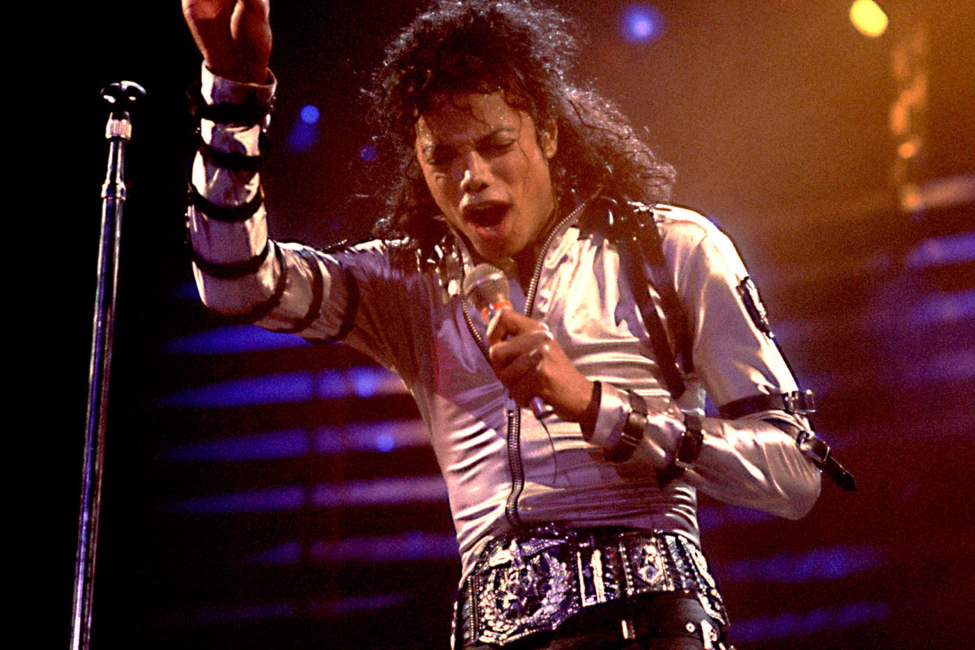 Michael Jackson – Keep Your Head Up
