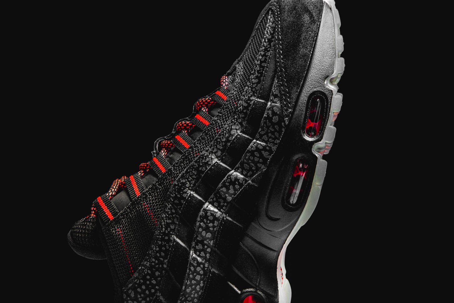 nike air 95 black and red