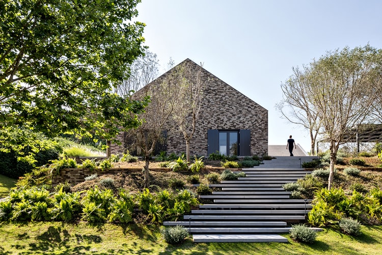 Projecto 03 Was Designed to Stand out From the Crowd