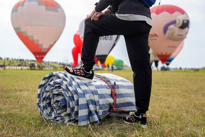 Size? x ASICS GEL-Saga "Balloon Fiesta" Release date japan festival sneaker colorway price purchase multicolor hot air balloon