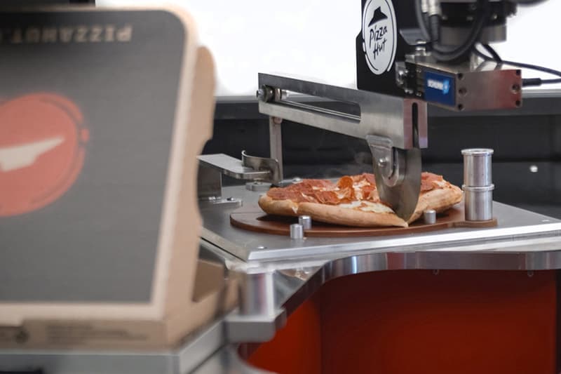Toyota Pizza-Hut Toyota Tundra PIE Pro truck food pizza engineering vehicles cooking snacks trucks