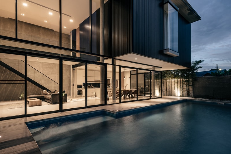 bAAn Anonym Bangkok Thailand Inside Look Home Homes House Houses Architecture Modern Exterior Interior Swimming Pool Toto