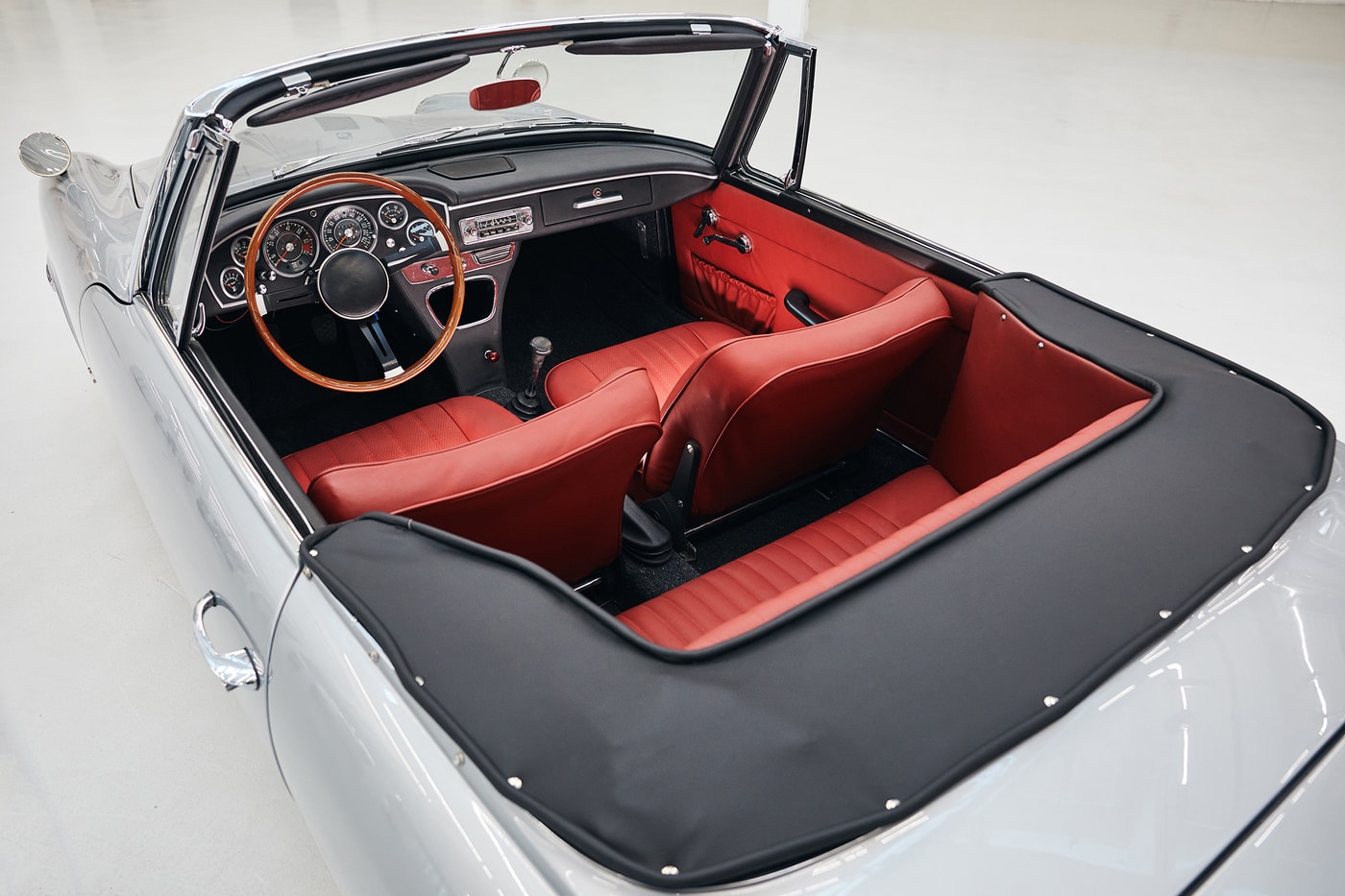 BMW Resurrects the Only Remaining 1600 GT Convertible