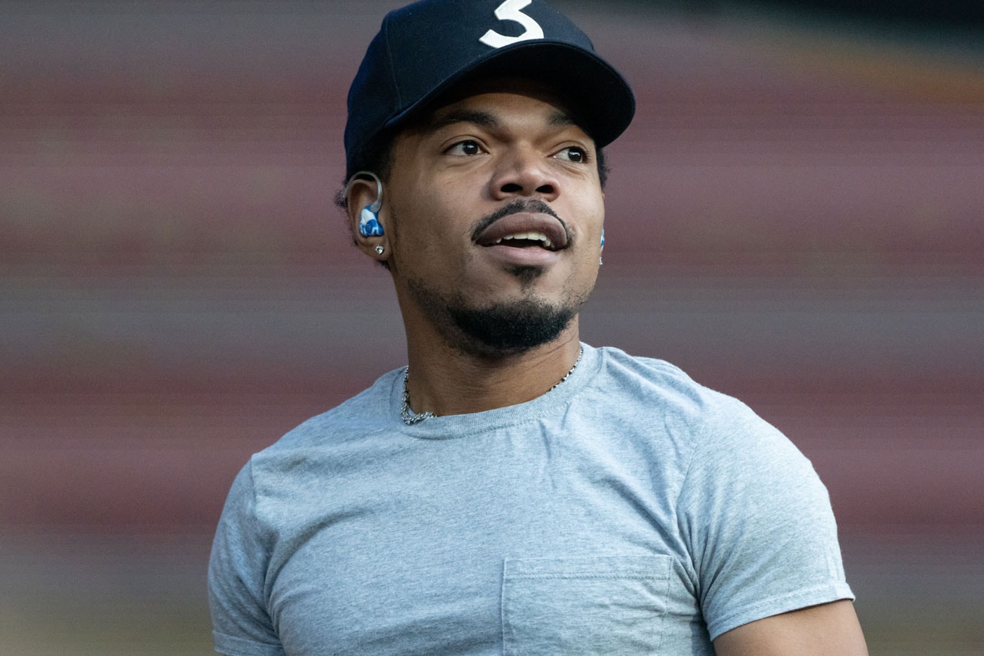 Chance The Rapper Performs As First Independent Artist Ever On 'Saturday Night Live'