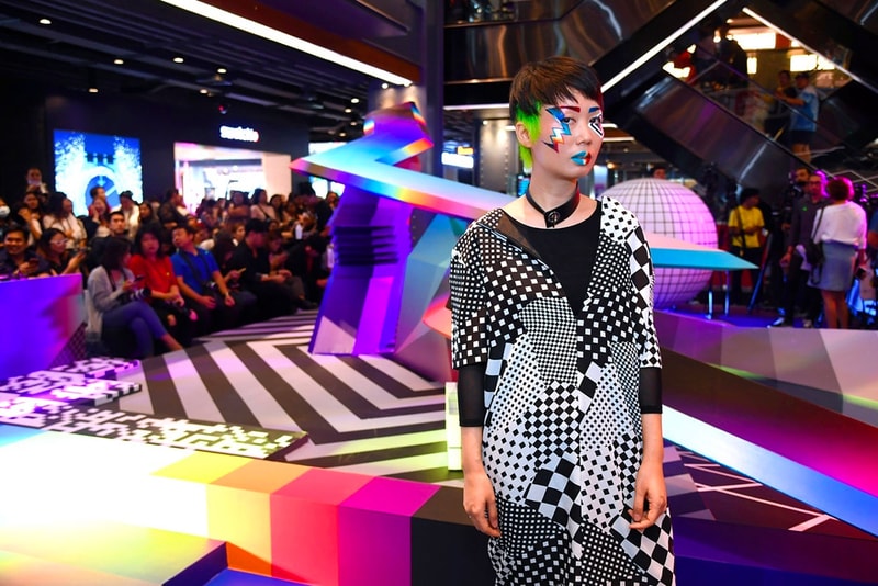 Flipe Pantone W3-Dimensional Park Bangkok Siam Center artwork installations color Thailan paintings futuristic 