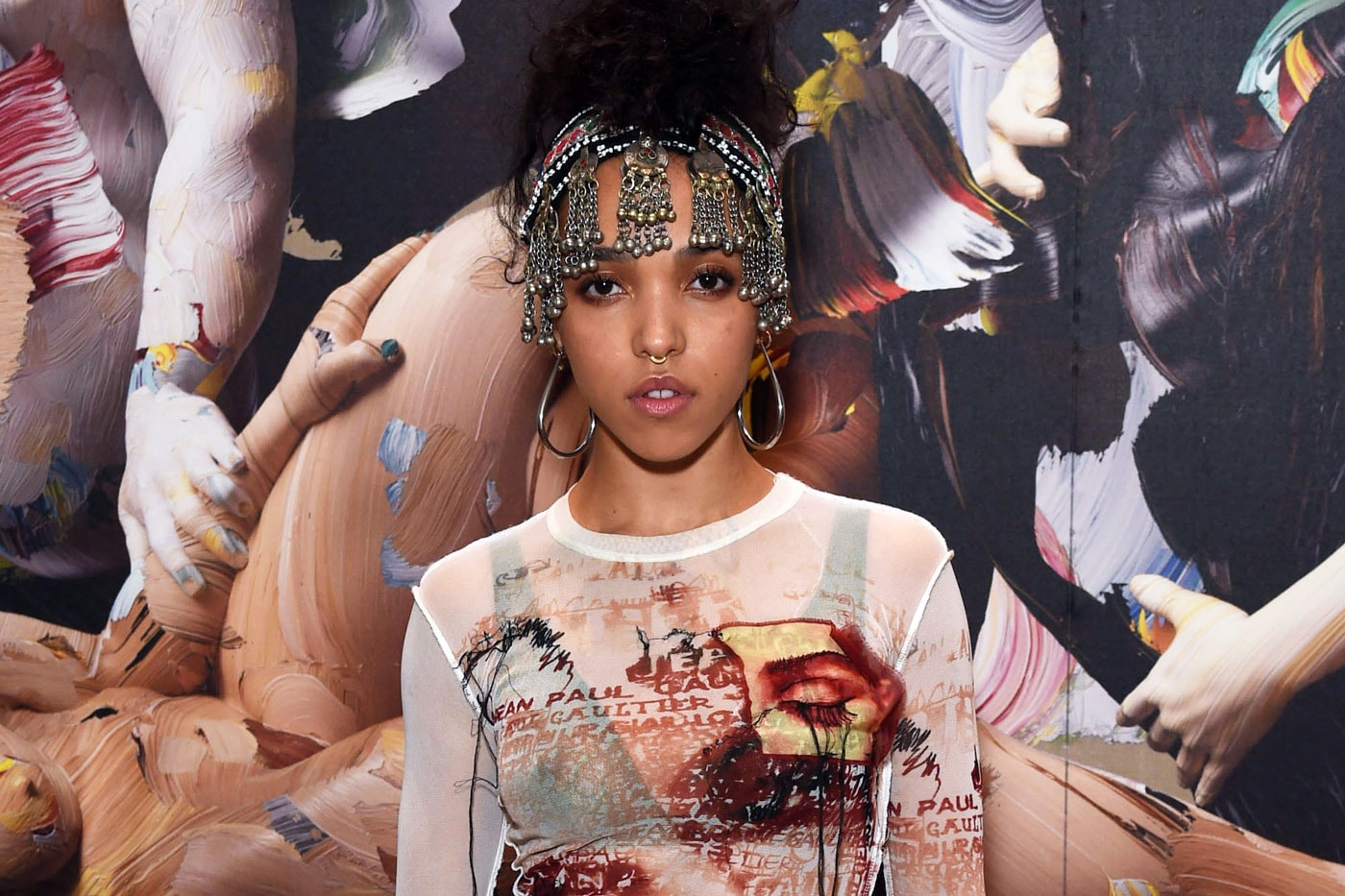 FKA twigs Online Archive dancing poses